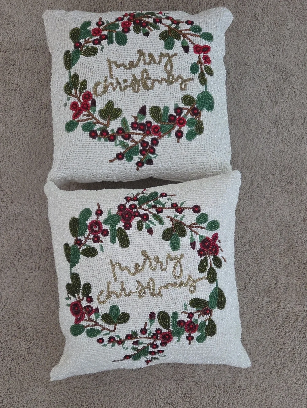 Holiday 'Merry Christmas' Beaded Throw Pillow - Cream with Red & Green Wreath